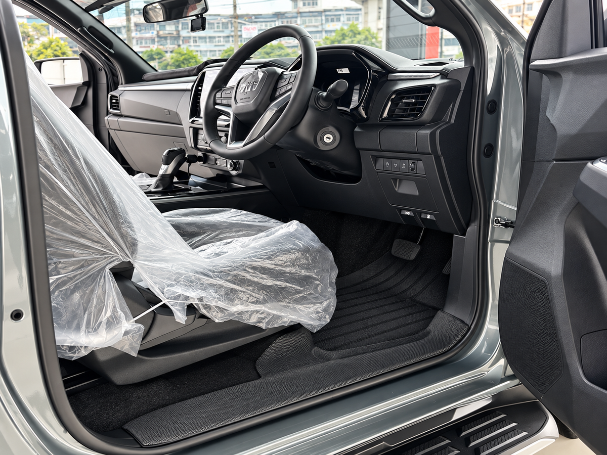 พรม MYMAT สำหรับ ISUZU D-MAX ดับเบิ้ลแค็บ 4 ประตู